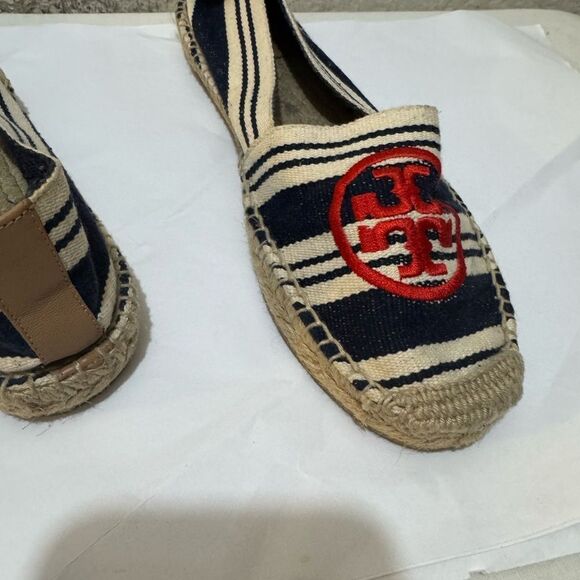 Tory Burch women size 9 flat slip on espadrille white blue stripe red logo chic - Picture 5 of 9